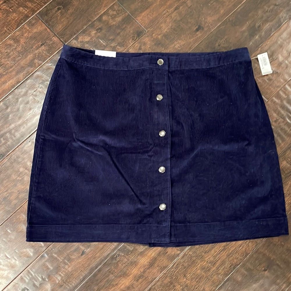 Old Navy corduroy skirt. New with tags